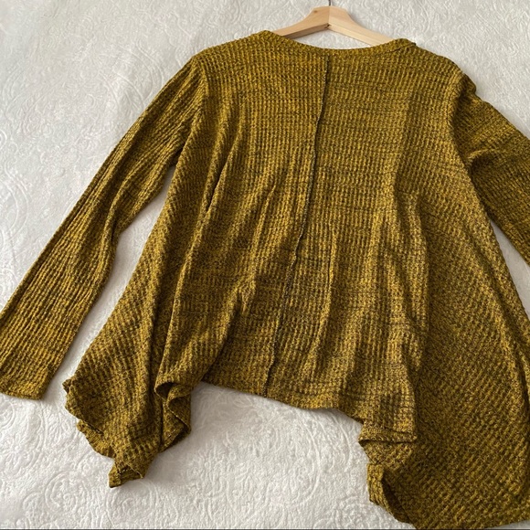 Oversized Asymmetric Hemline Long Sleeve Waffle Tee - Picture 6 of 10